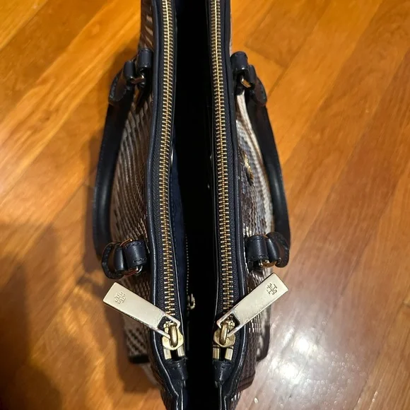 Tory Burch Black and Cream Checkered Satchel - Picture 7 of 16